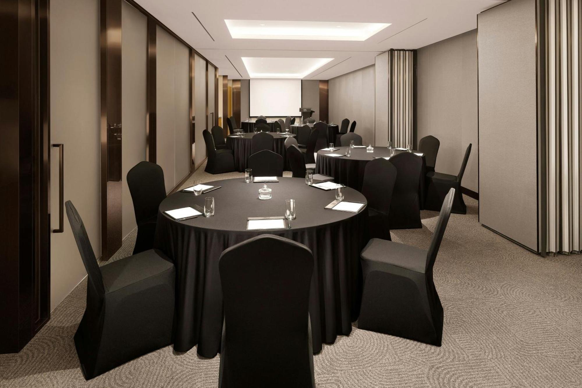 Four Points By Sheraton Сувон Экстерьер фото